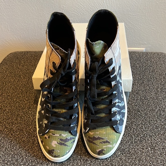Men's Mesa Camo Print Patchwork Lace-Up High Top Sneakers. (New) - Picture 2 of 8